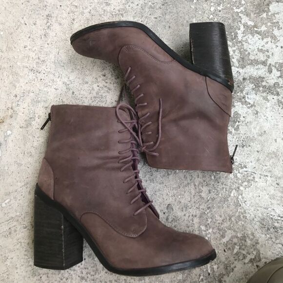 Shoemint Ankle Boots   - Picture 1 of 4